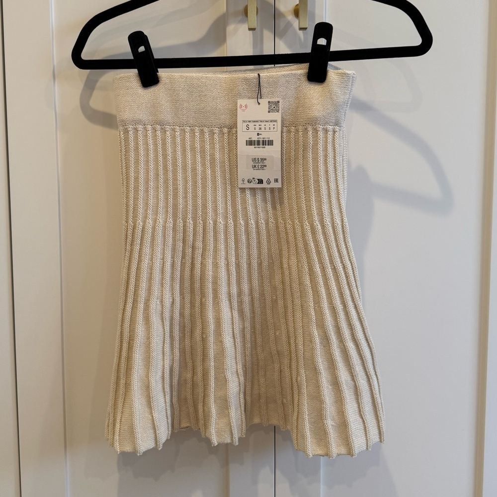 Zara pleated skirt size S NWT